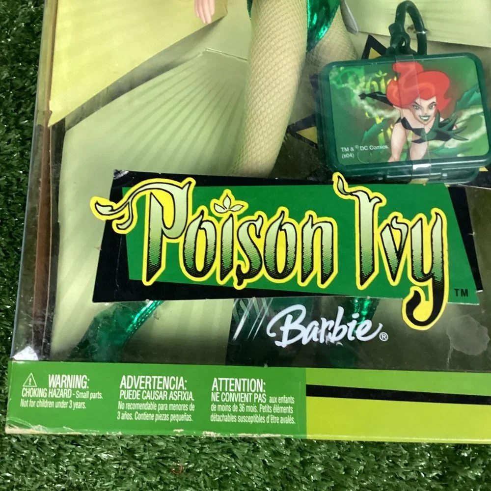Barbie Poison Ivy Doll Redhead Green outfit Mattel 2004